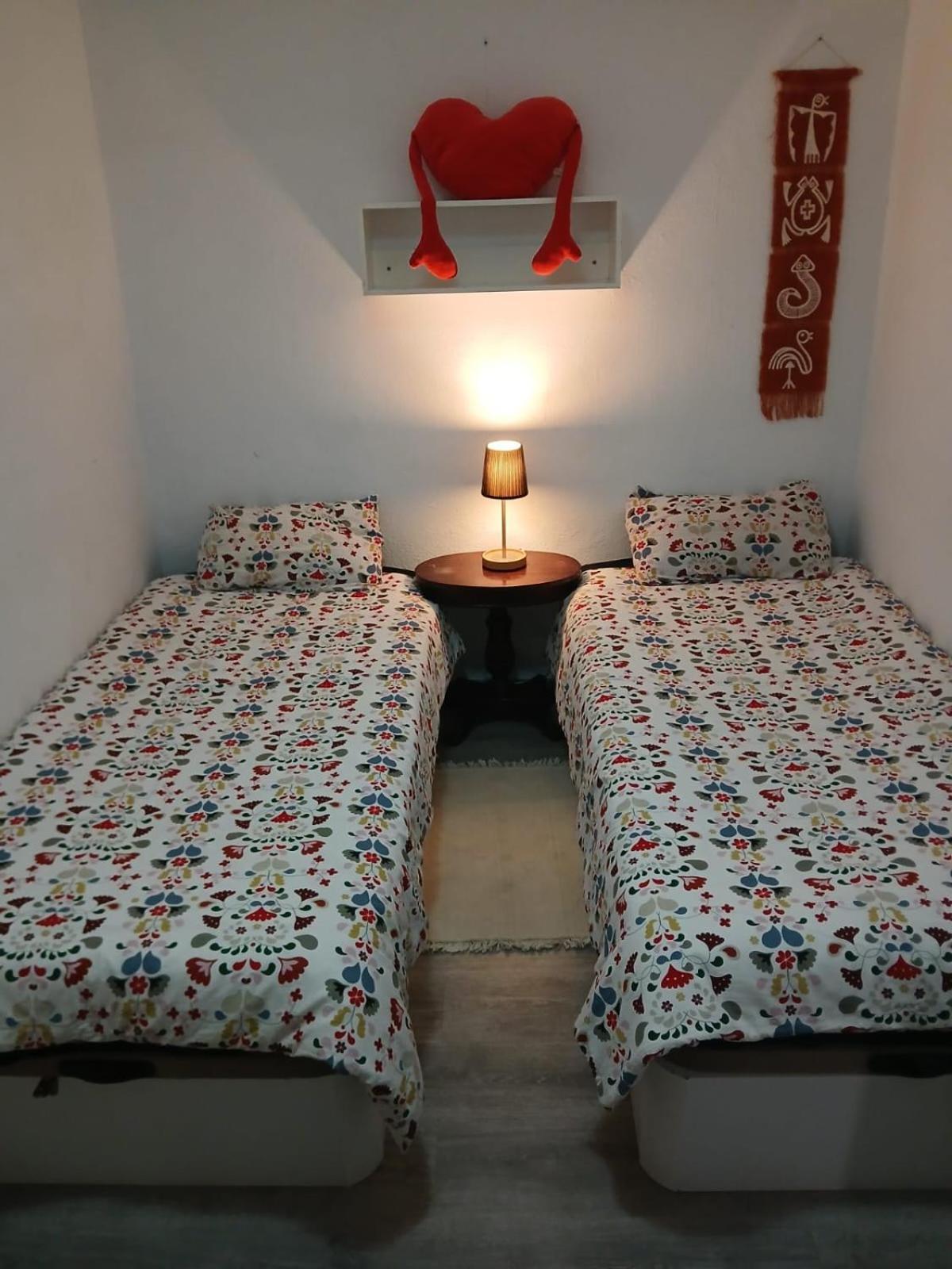 Piso Para 4 Con 2 Parking En Casco Historico De Zaragoza 2 Noches Minimo Ngoại thất bức ảnh
