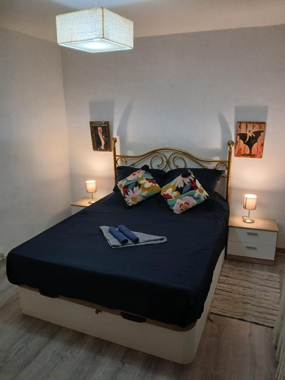 Piso Para 4 Con 2 Parking En Casco Historico De Zaragoza 2 Noches Minimo Ngoại thất bức ảnh